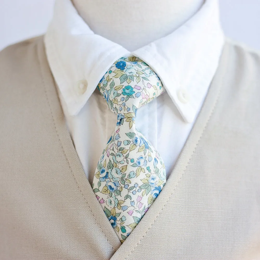 Boy's Necktie / Blossoms In Blue