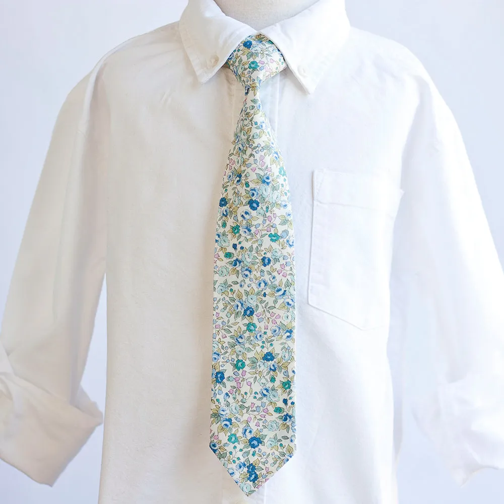 Boy's Necktie / Blossoms In Blue