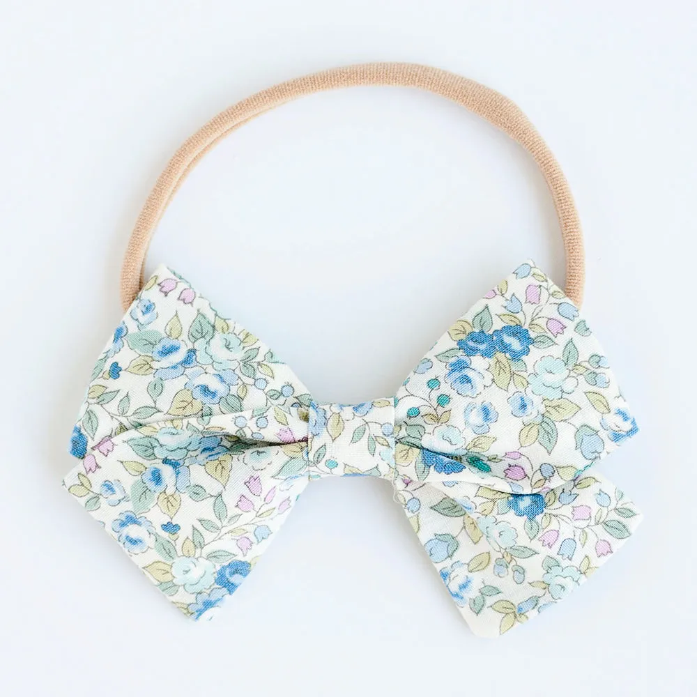 Boy's Necktie / Blossoms In Blue