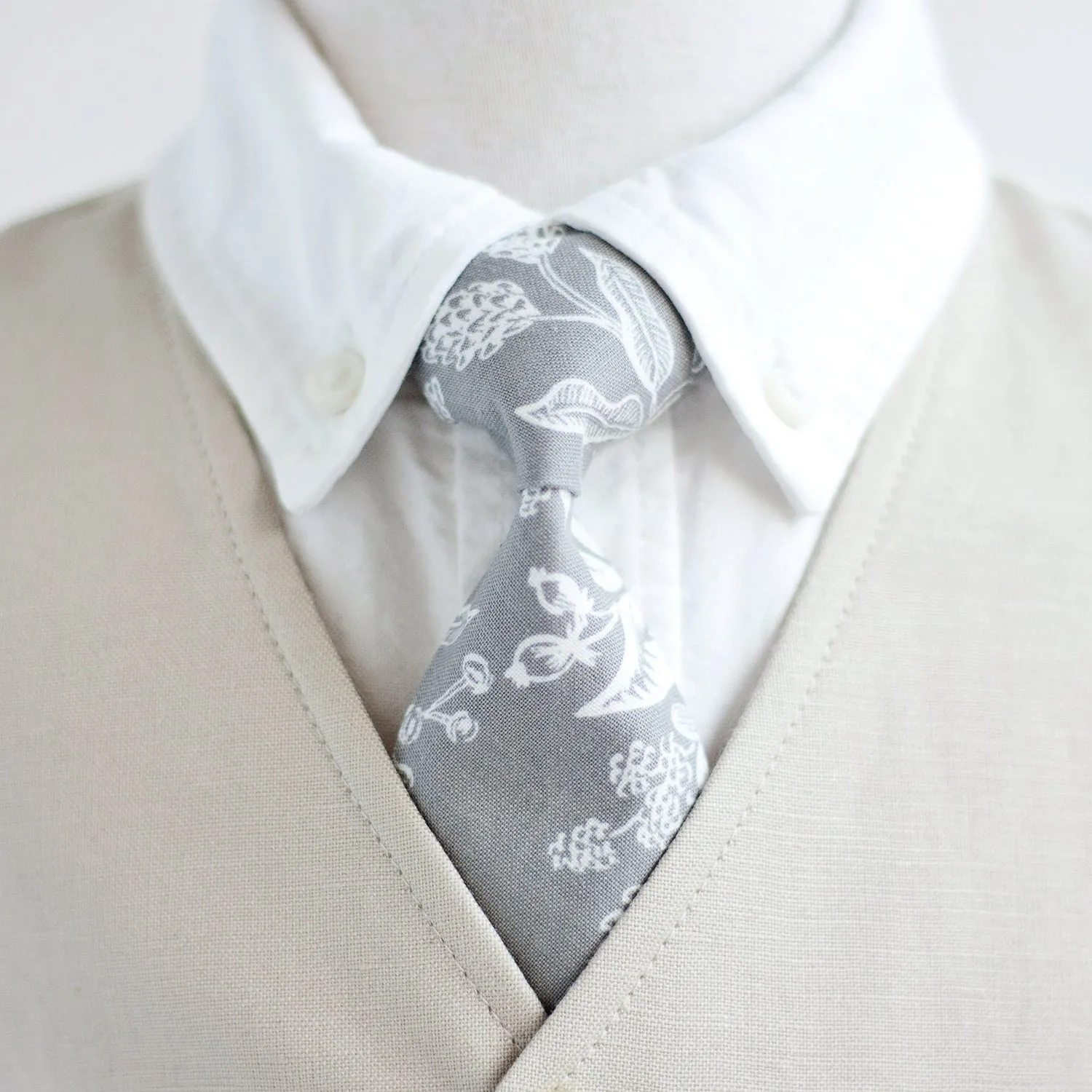 Boy's Necktie / Grey Toile