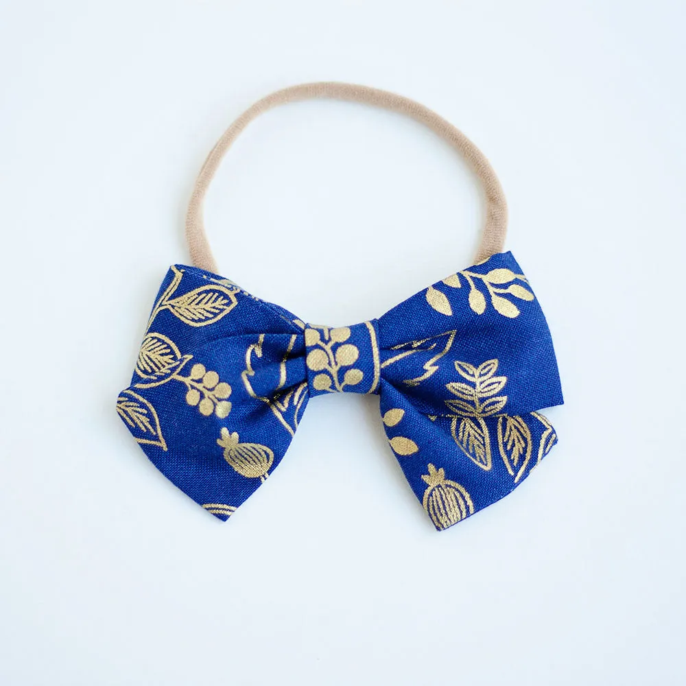 Boy's Pocket Square / Queen Anne In Navy And Metallic Gold