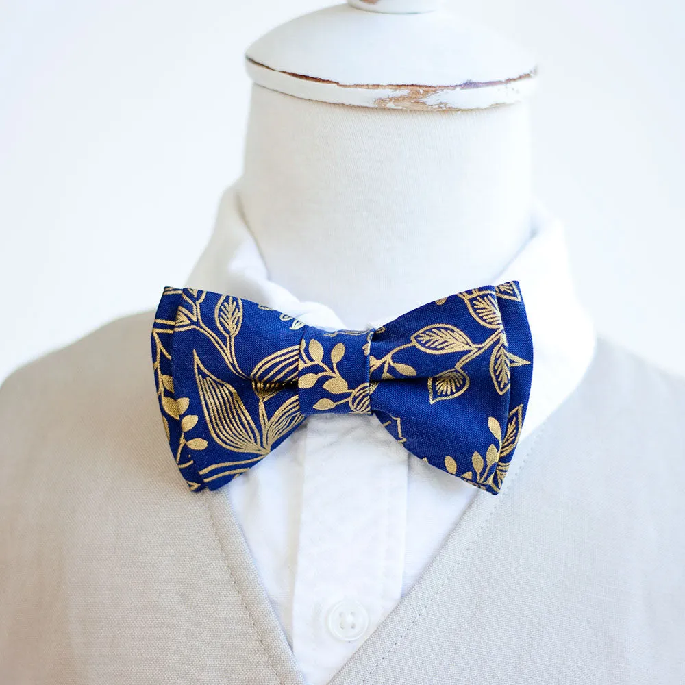 Boy's Pocket Square / Queen Anne In Navy And Metallic Gold