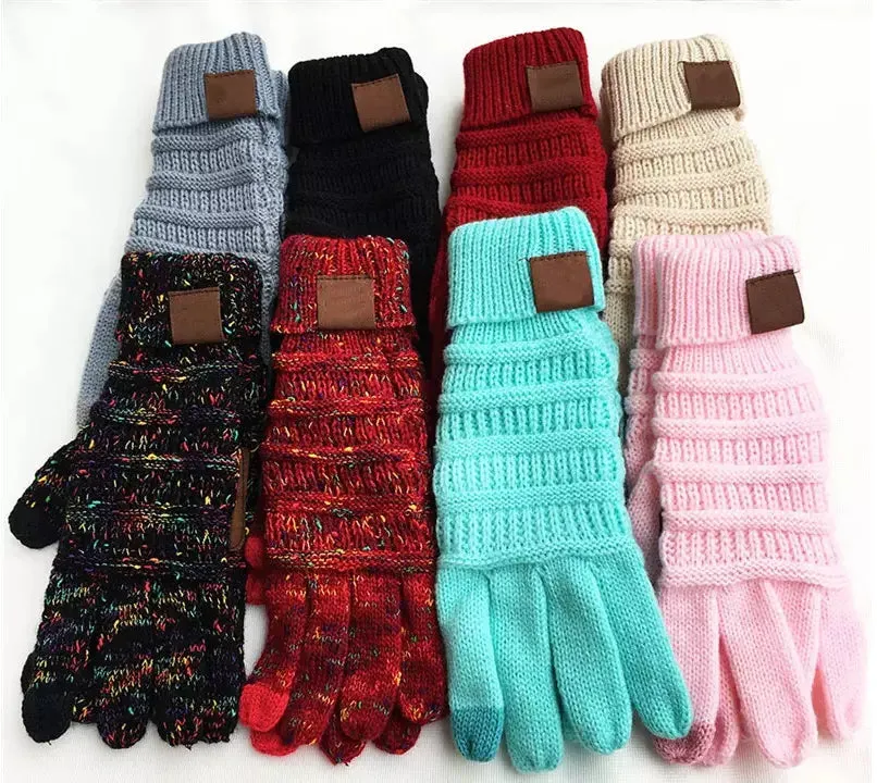 CC cable knit touch screen winter gloves with faux suede anti-slip palm pad