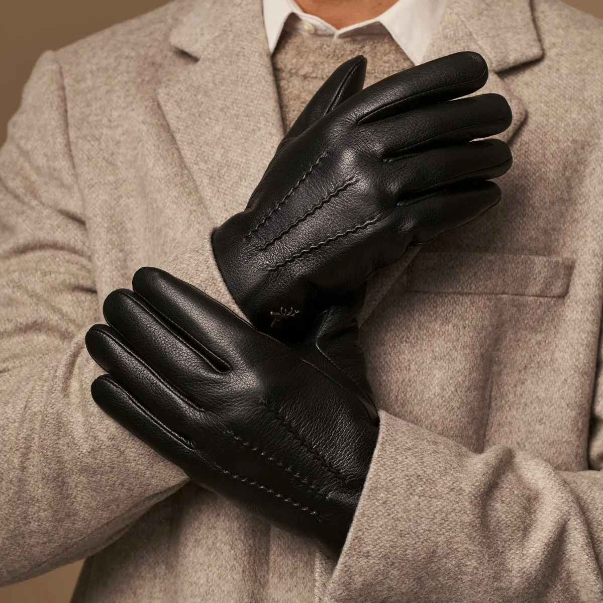 Hunter (black) – goatskin leather gloves with lambswool lining & touchscreen feature