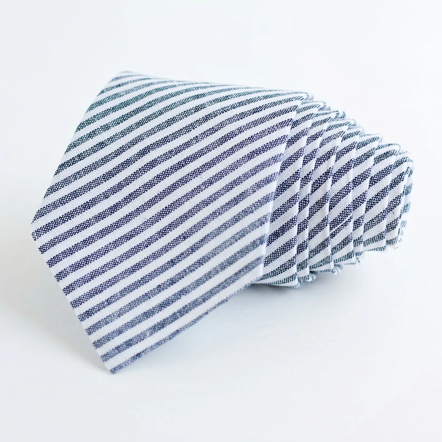 Men's Necktie / Navy Linen Stripe